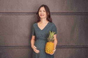 can pregnant women eat pineapple